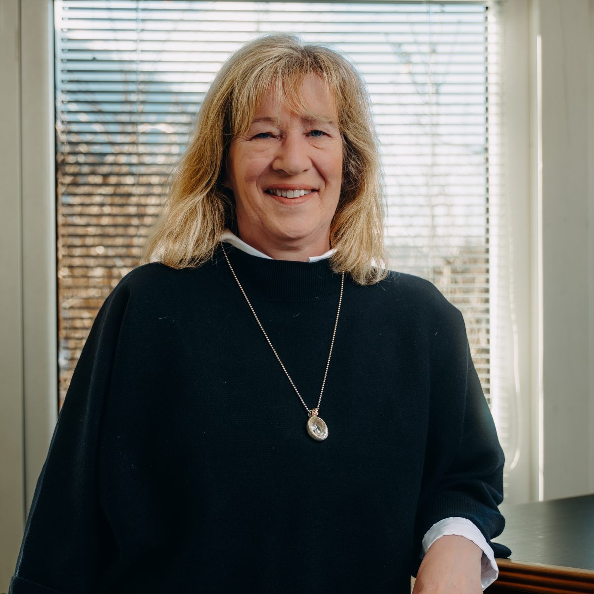 Portraitaufnahme von Sabine Gerl, Paul & Fischer Steuerkanzlei.