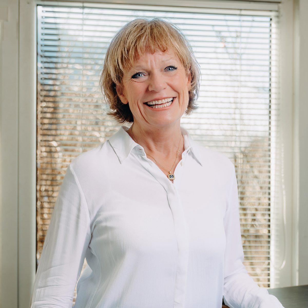 Portraitaufnahme von Rosemarie Litzendorf, Paul & Fischer Steuerkanzlei.